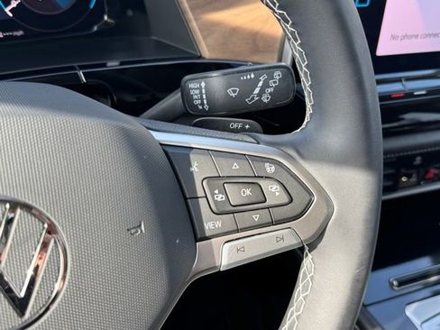 Used 2024 Volkswagen Atlas SE AWD/4WD image 43