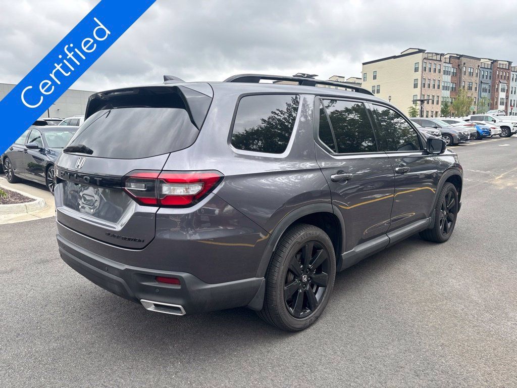Used 2025 Honda Pilot Black Edition image 5