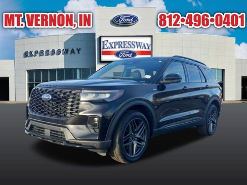 Used 2025 Ford Explorer ST-Line w/ ST-Line Street Pack image 2
