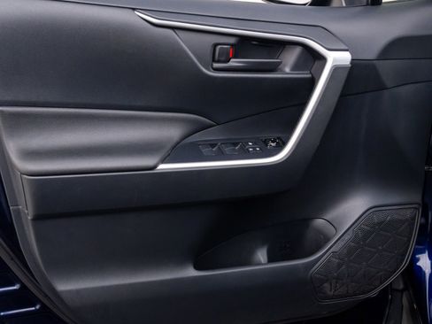 Used 2021 Toyota RAV4 SE w/ Weather & Moonroof Package image 13