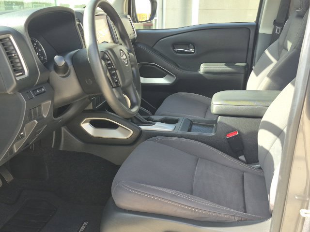 Used 2023 Nissan Frontier 4x4 Crew Cab image 15
