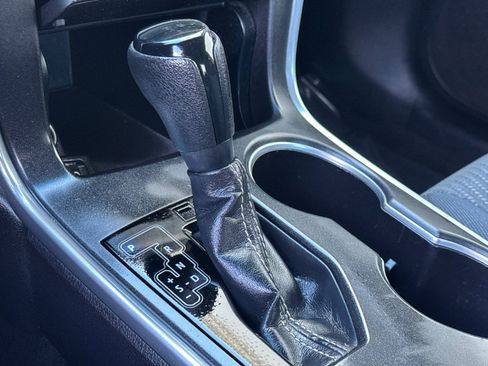 Used 2015 Toyota Camry LE image 16