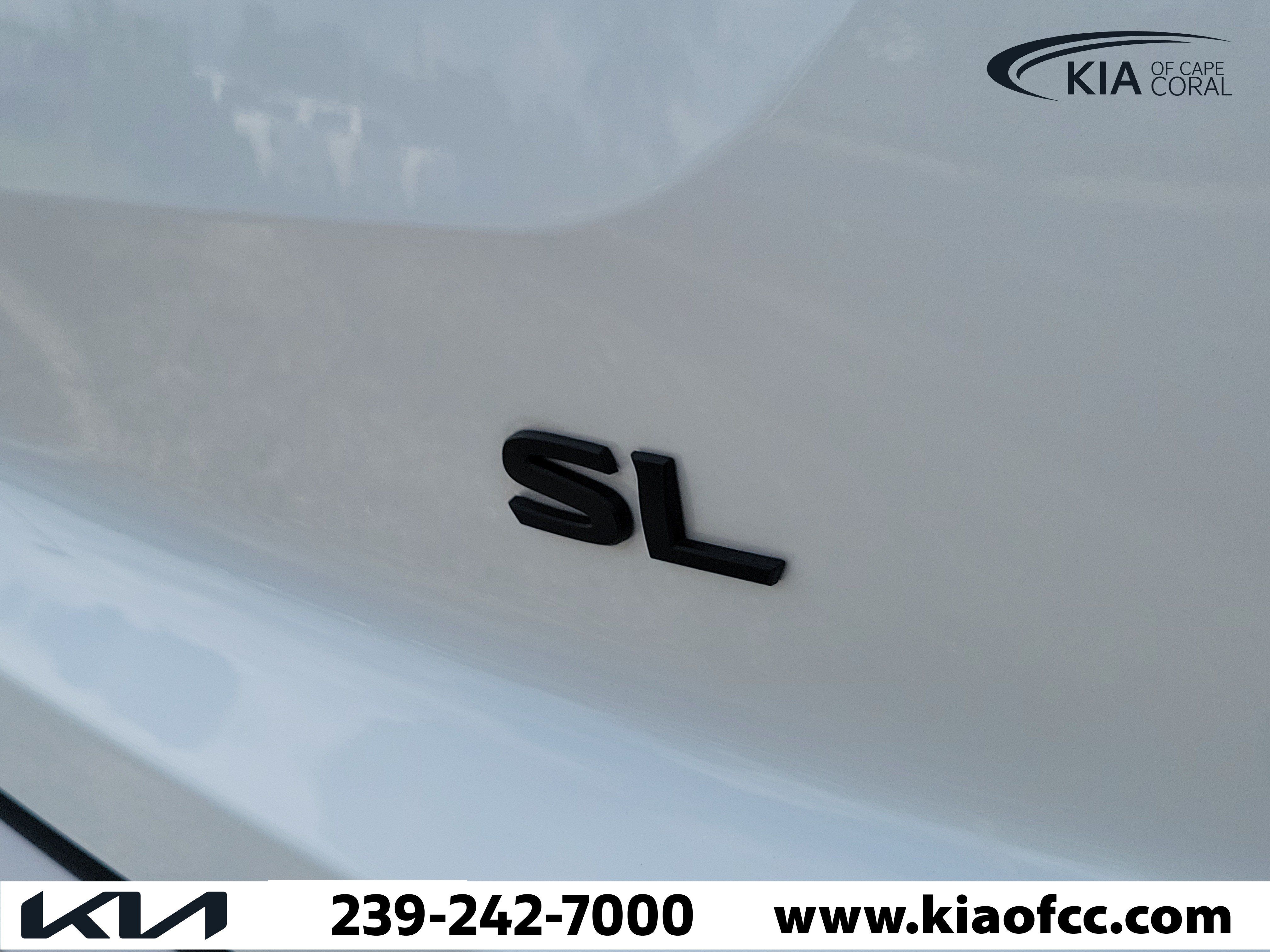 Used 2025 Nissan Pathfinder SL w/ Black Appearance Package FWD image 10