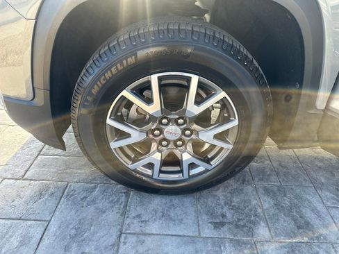 Used 2020 GMC Acadia SLE w/ Driver Convenience Package image 28