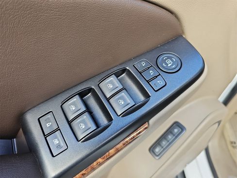 Used 2018 Chevrolet Tahoe Premier image 31