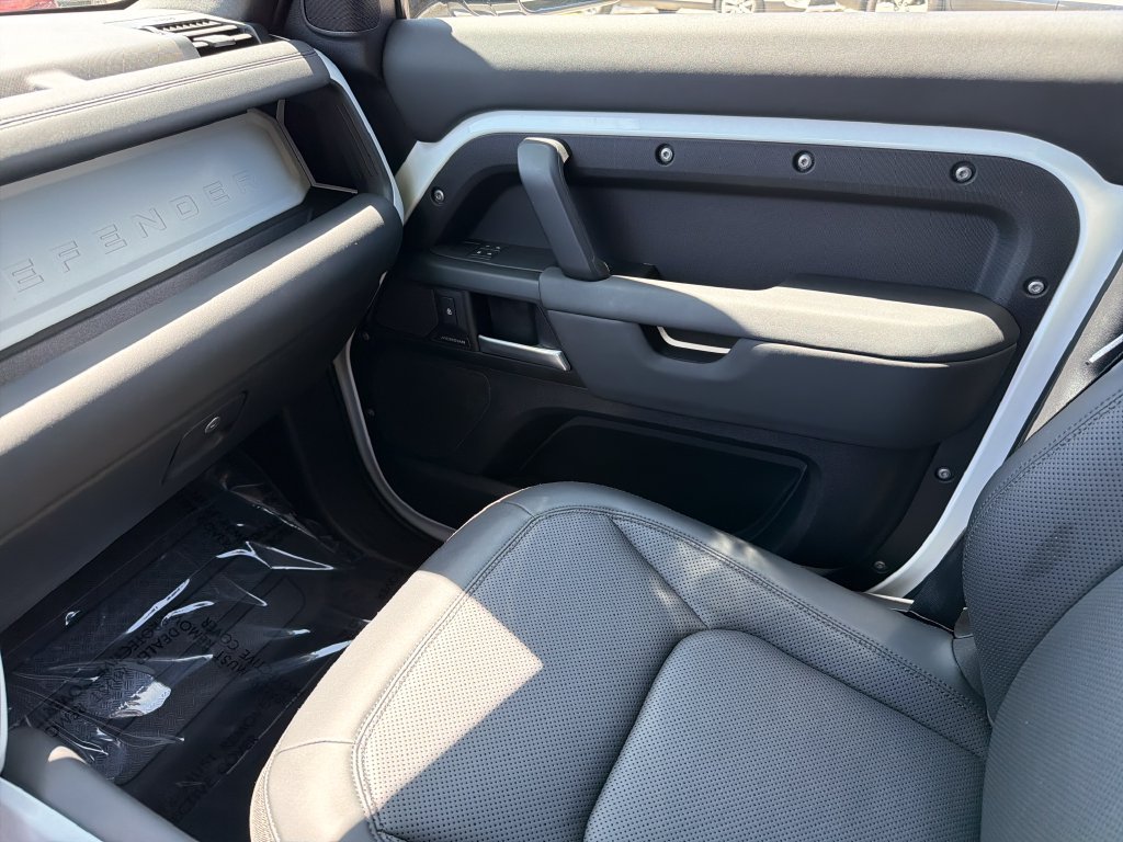 Used 2025 Land Rover Defender 110 S AWD/4WD image 28