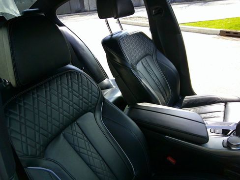 Used 2018 BMW 540i xDrive image 26