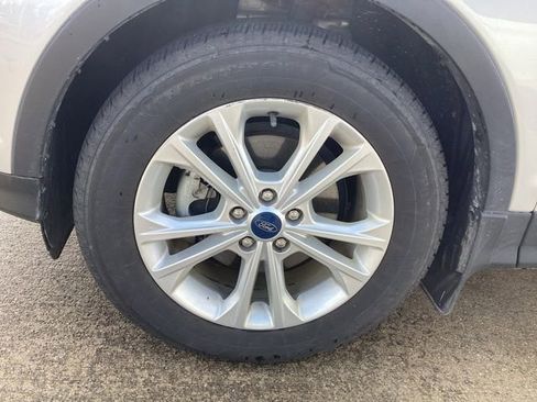 Used 2019 Ford Escape SE FWD image 5