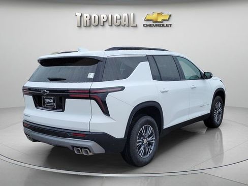 New 2026 Chevrolet Traverse LT image 3