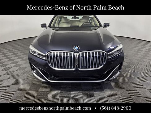 Used 2020 BMW 740i image 2