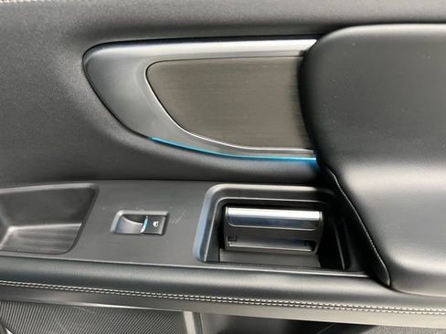 Used 2025 Ford Expedition Platinum image 54