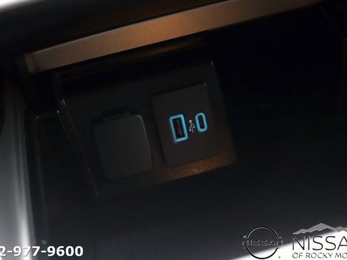 Used 2023 Ford Explorer Limited image 23