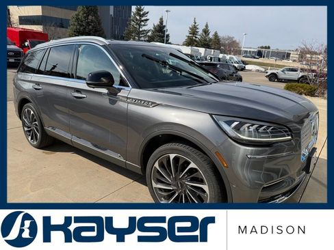 Used 2023 Lincoln Aviator Reserve w/ Equipment Group 201A image 1