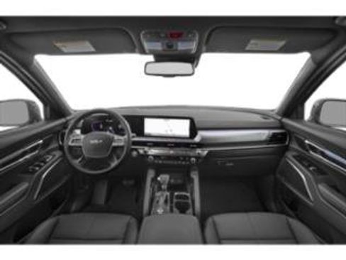 Used 2025 Kia Telluride EX w/ EX Captain's Chair Package AWD/4WD image 3