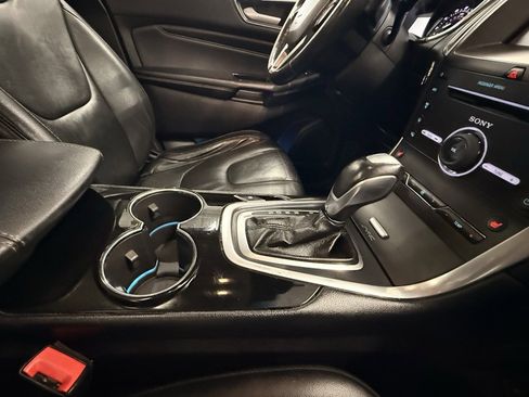 Used 2015 Ford Edge Titanium image 25