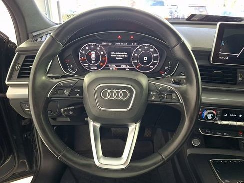 Used 2020 Audi Q5 2.0T Titanium Premium Plus w/ Premium Plus Package image 21