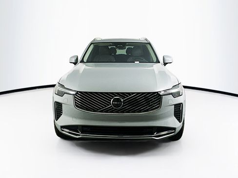 Used 2025 Volvo XC90 B6 Plus image 2