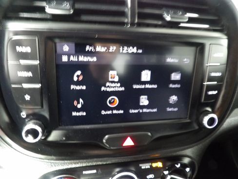 Used 2023 Kia Soul LX w/ Option Group 015 FWD image 17
