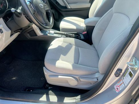 Used 2015 Subaru Forester 2.5i AWD/4WD image 13