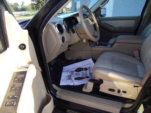 Used 2008 Ford Explorer Sport Trac Limited image 4
