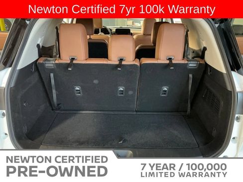 Used 2025 Nissan Pathfinder Platinum FWD image 22