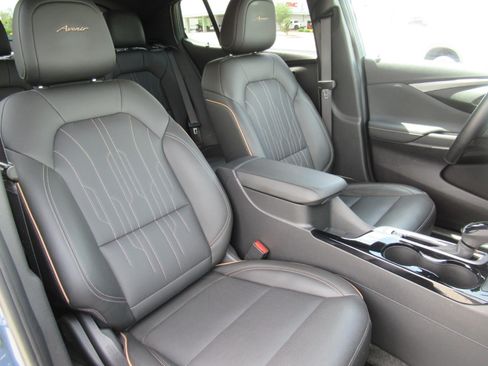 Used 2025 Buick Envista Avenir FWD image 9