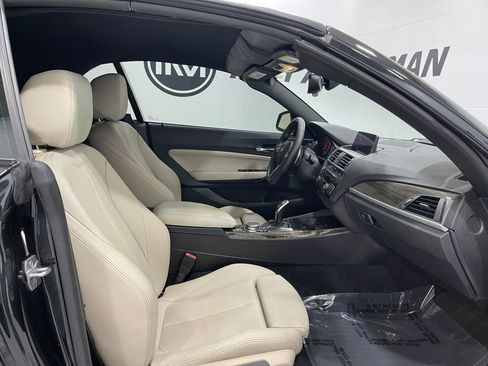 Used 2016 BMW M235i Convertible image 30