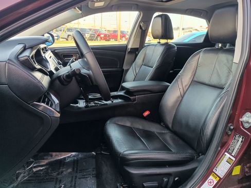 Used 2013 Toyota Avalon XLE Touring FWD image 14