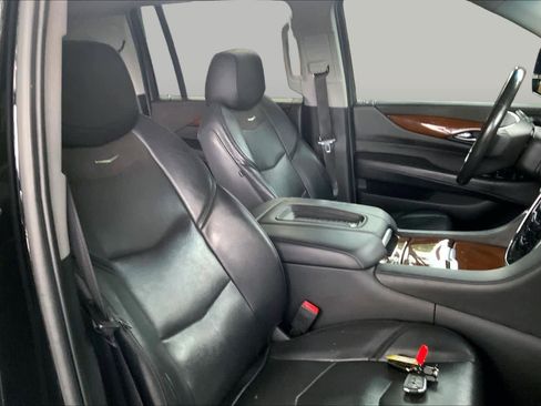 Used 2019 Cadillac Escalade ESV Premium Luxury w/ Escalade Sport Edition AWD/4WD image 9