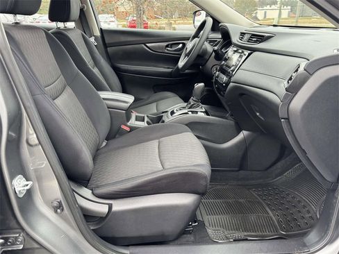 Used 2017 Nissan Rogue S image 13