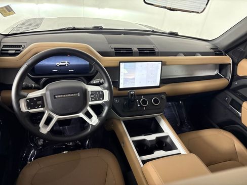 Used 2025 Land Rover Defender 110 S image 25