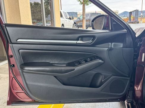 Used 2023 Nissan Altima 2.5 SV image 13