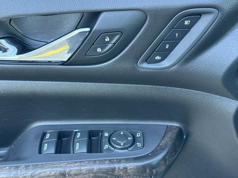 Used 2022 GMC Acadia Denali image 20