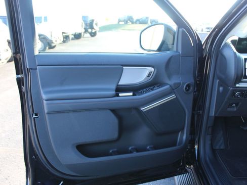 New 2025 Ford Expedition Active AWD/4WD image 18