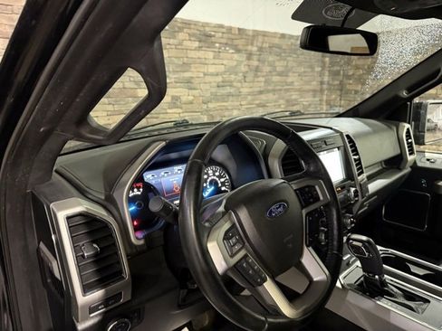 Used 2017 Ford F150 Lariat image 25