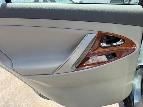 Used 2011 Toyota Camry XLE w/ SE/XLE Extra-Value Pkg FWD image 12