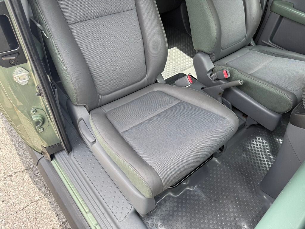 Used 2005 Honda Element LX image 39