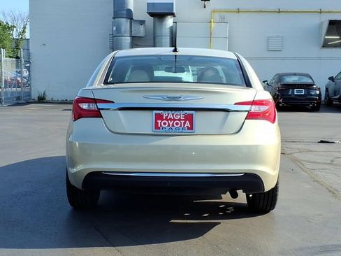 Used 2011 Chrysler 200 Limited FWD image 5