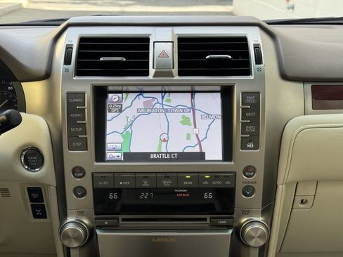 Used 2013 Lexus GX 460 image 25