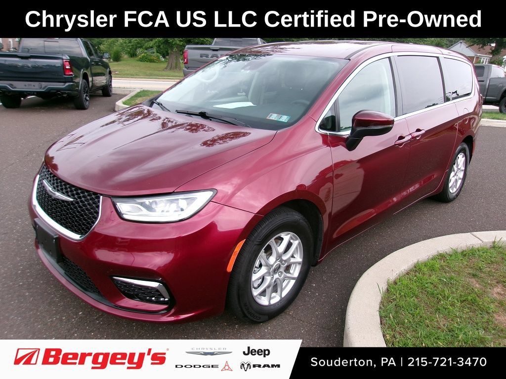 Certified 2023 Chrysler Pacifica Touring-L FWD image 1