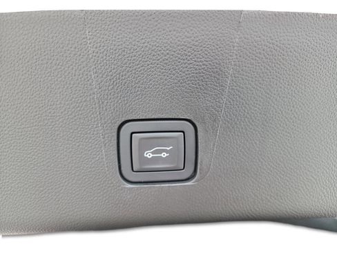 Used 2024 Chevrolet Traverse RS image 23