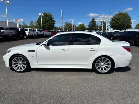 Used 2006 BMW M5 RWD image 2