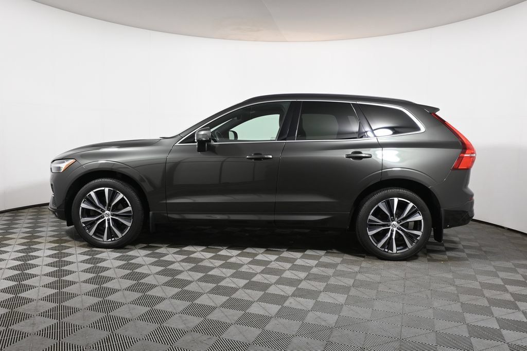 Used 2022 Volvo XC60 B5 Momentum w/ Climate Package AWD/4WD image 2