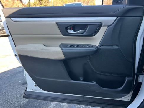 Used 2020 Honda CR-V LX image 9