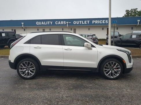Used 2021 Cadillac XT4 Sport image 3