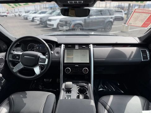 Used 2023 Land Rover Discovery HSE R-Dynamic AWD/4WD image 11