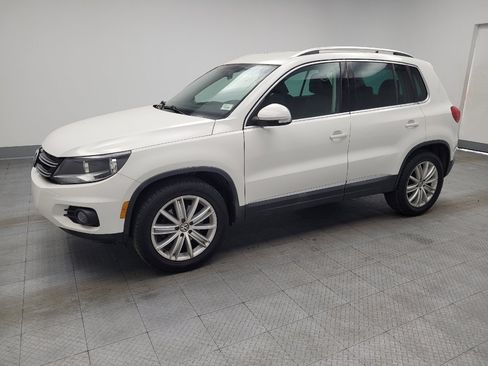Used 2014 Volkswagen Tiguan SE FWD image 2