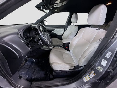 Used 2022 Mitsubishi Outlander GT image 22