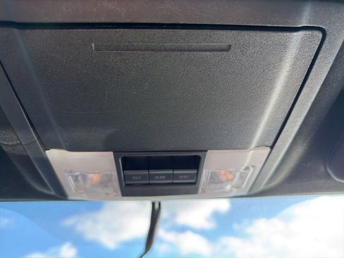 Used 2017 Ford Expedition EL XLT image 20