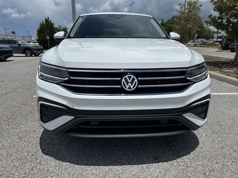 Used 2024 Volkswagen Tiguan SE FWD image 17